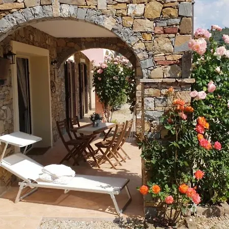 La Colombera Apartment *